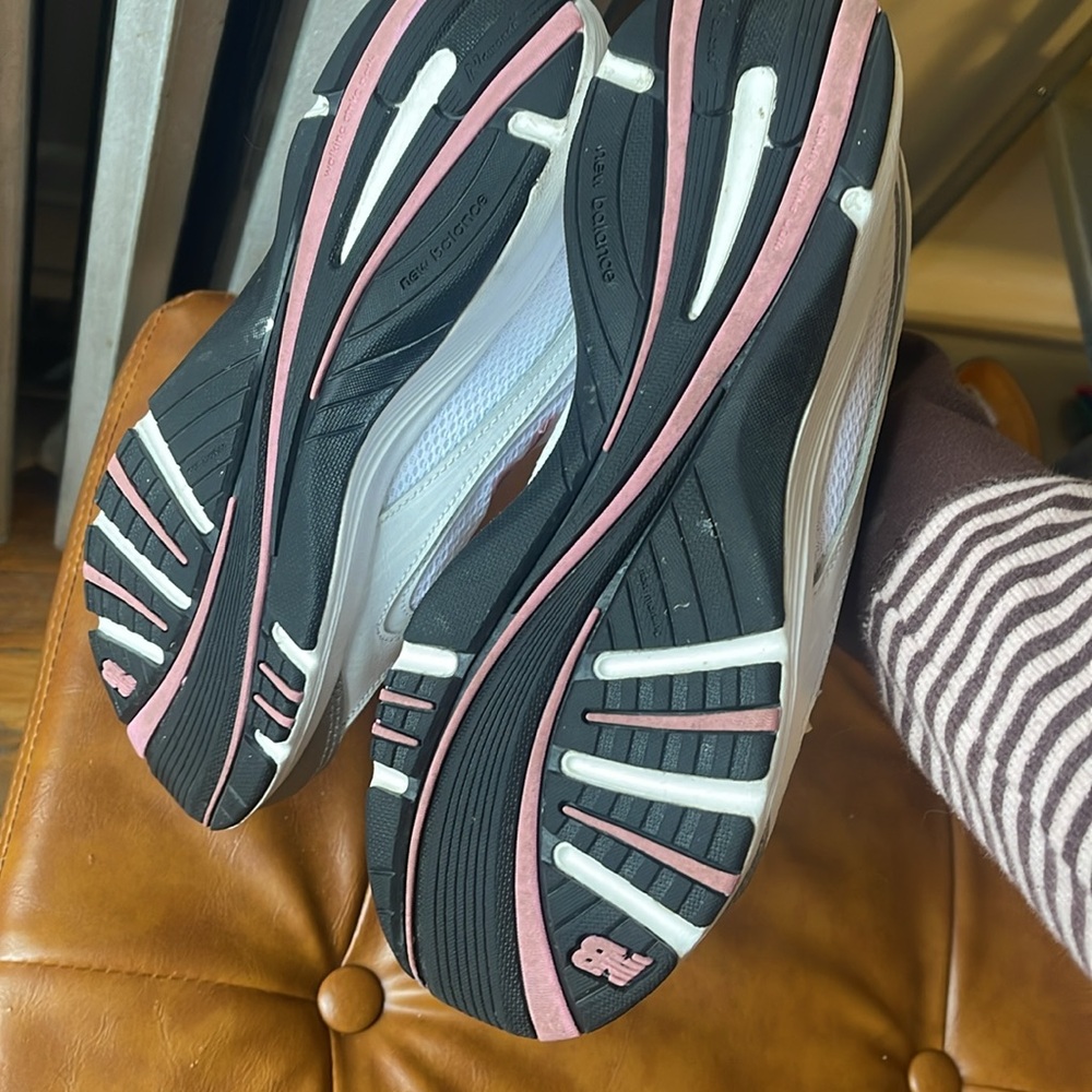 New Balance 496 Women’s Walking Shoe - Picture 3 of 7
